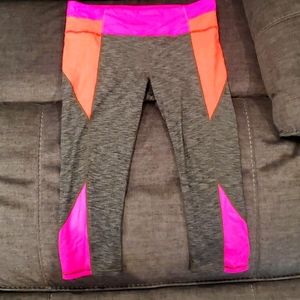 Athleta Capri leggings LARGE